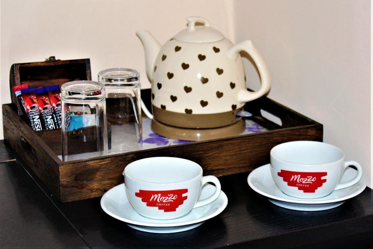 The Dove Inn Micheldever Esterno foto
