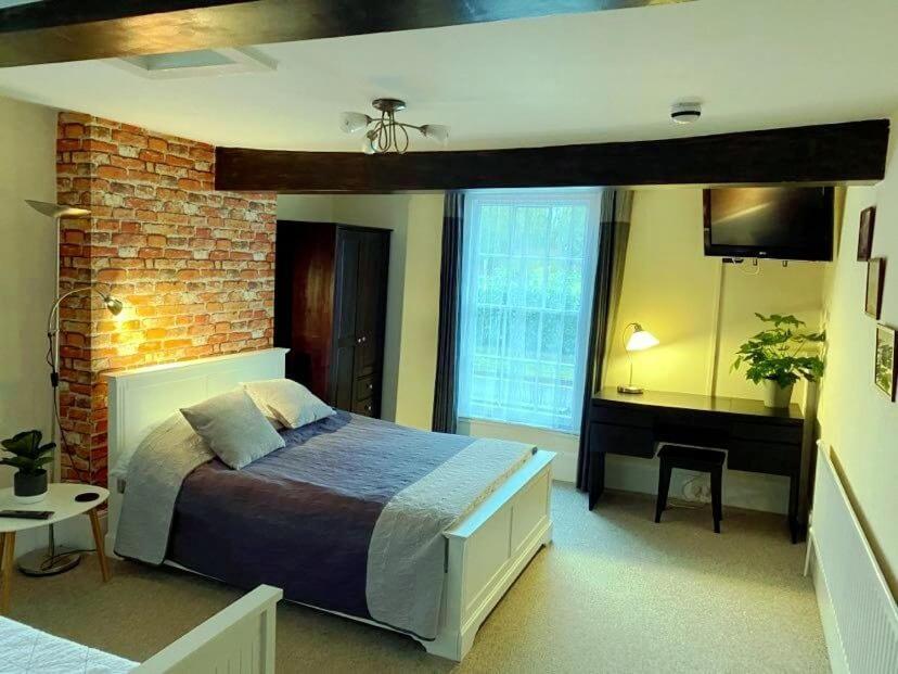 The Dove Inn Micheldever Esterno foto