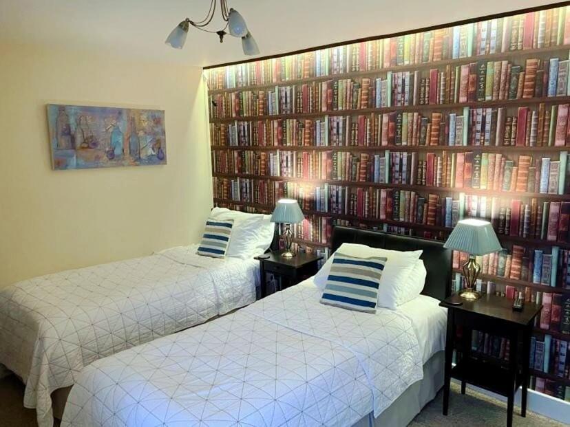 The Dove Inn Micheldever Esterno foto