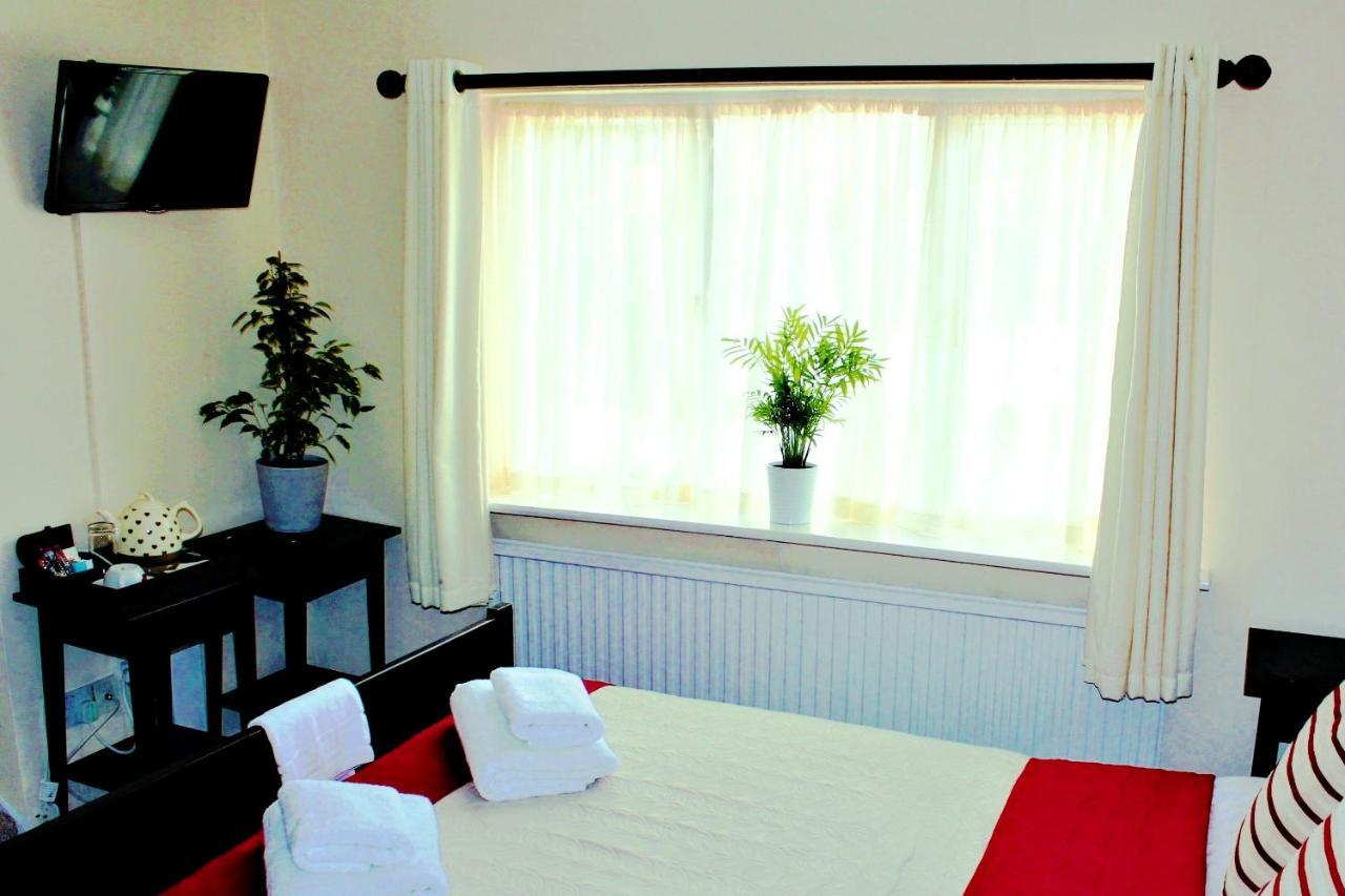 The Dove Inn Micheldever Esterno foto
