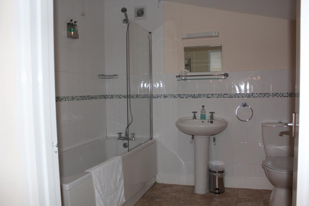 The Dove Inn Micheldever Esterno foto
