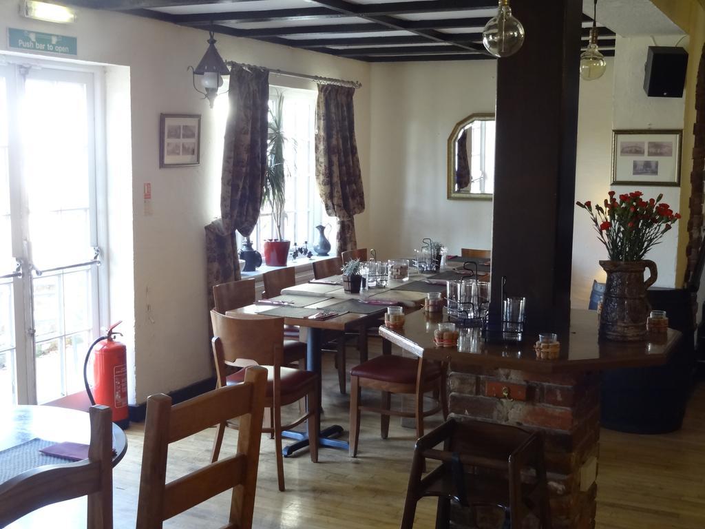 The Dove Inn Micheldever Esterno foto